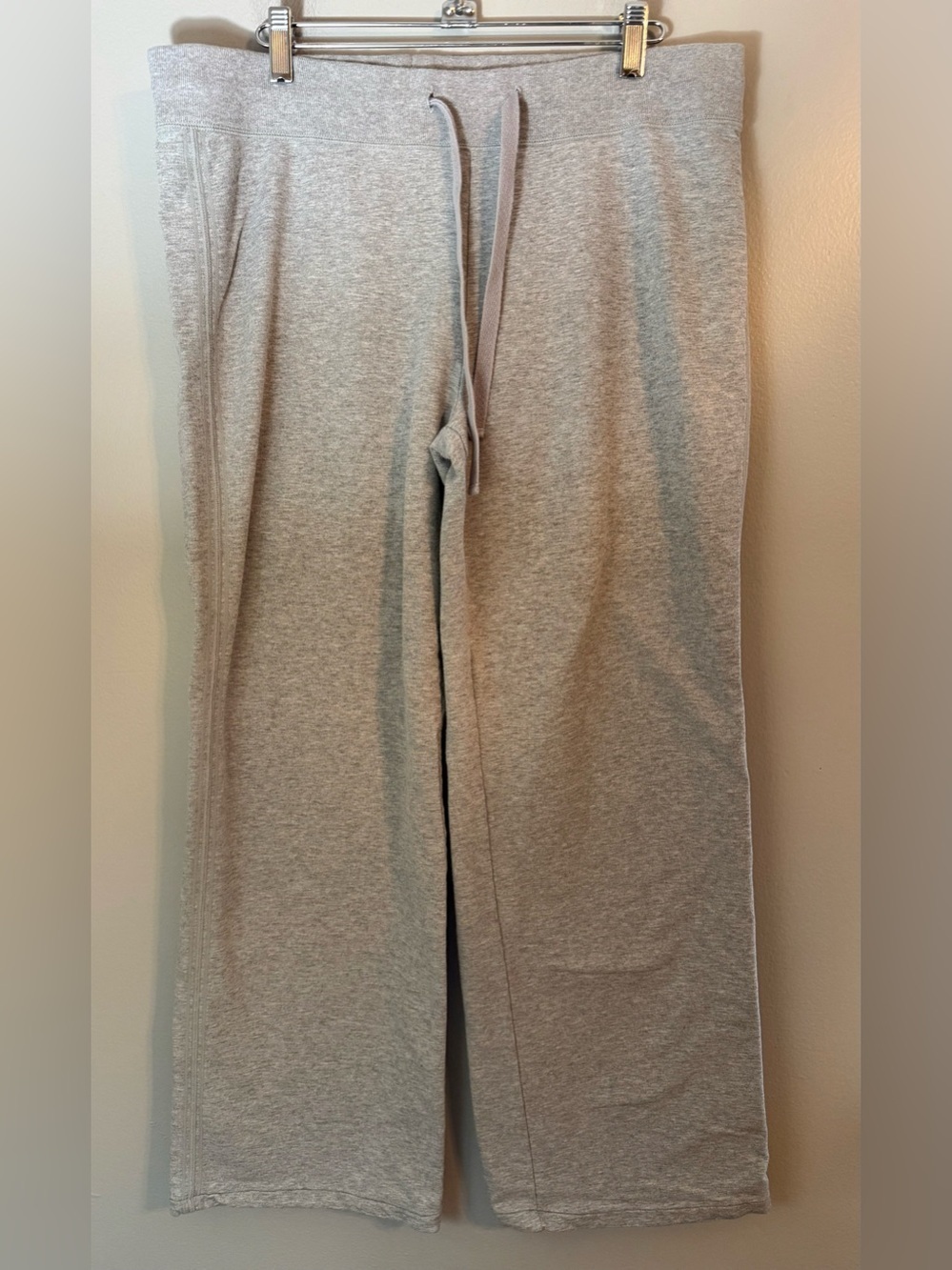 Tommy Bahama Women's Gray Drawstring Ankle Sweatpants Size M